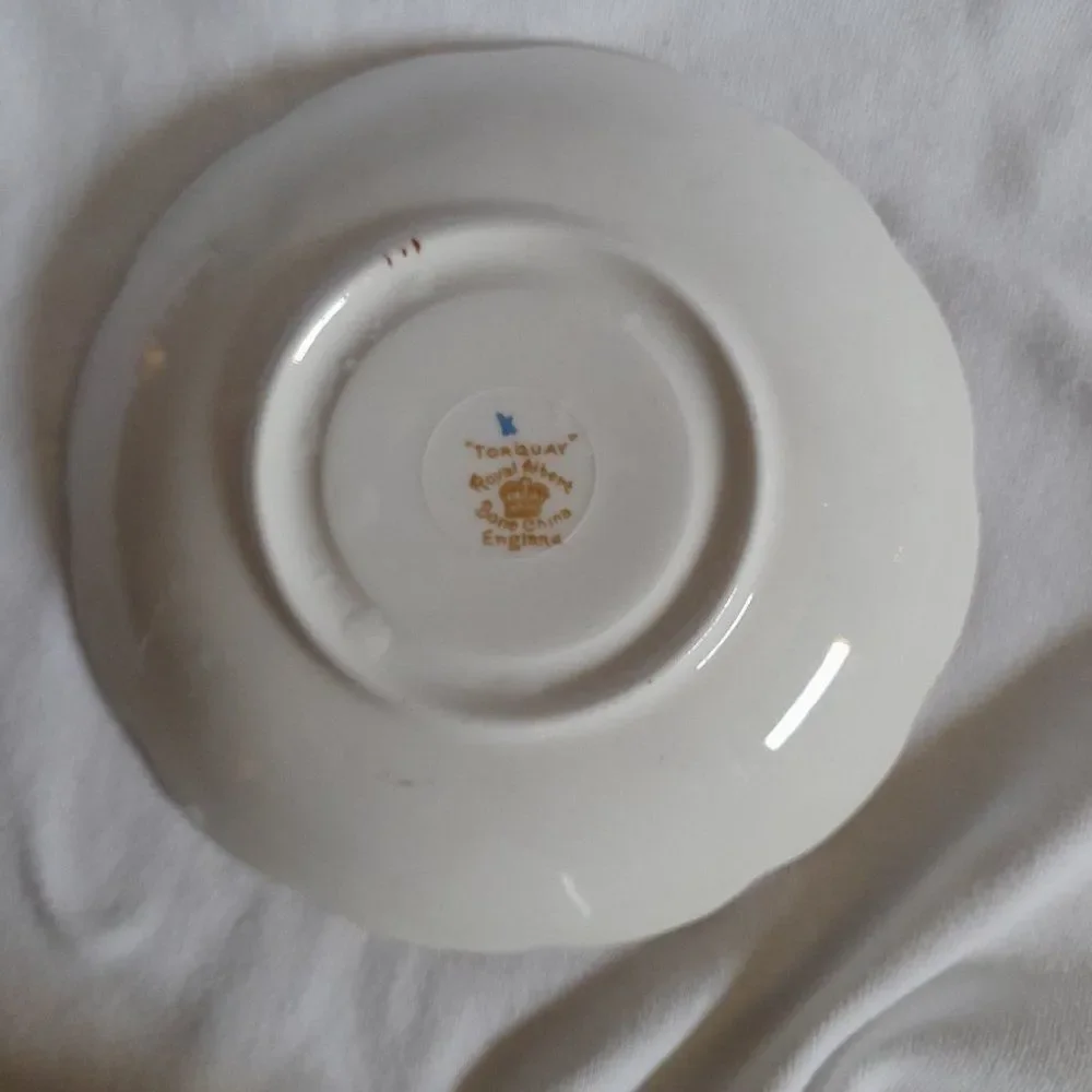 Vintage New Chelsea Staff Teacup Set